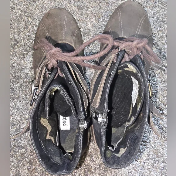 Not Rated Hermione Wedge Boot By The Buckle Womens Size 8.5 Black And Brown - Picture 11 of 12